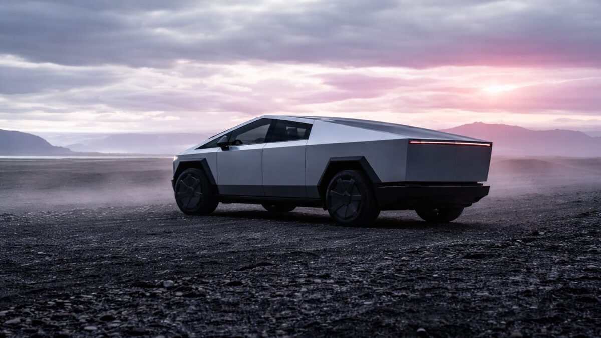 Tesla extinde garanția la Cybertruck după un sondaj 1 Tesla extinde garanția la Cybertruck după un sondaj
