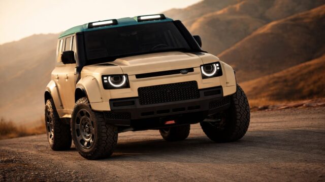 Land Rover Defender Dakar are 635 CP. Versiunea de stradă trece peste mașina de curse la putere