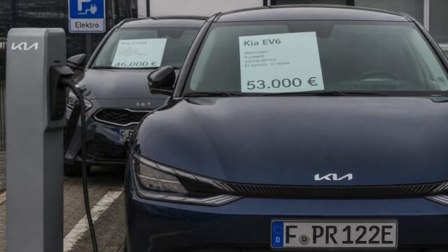 Electricele s-au ieftinit real cu 18% în Germania, dar prețul median a urcat la 53.000 de euro peste termice 14 Electricele s-au ieftinit real cu 18% în Germania, dar prețul median a urcat la 53.000 de euro peste termice