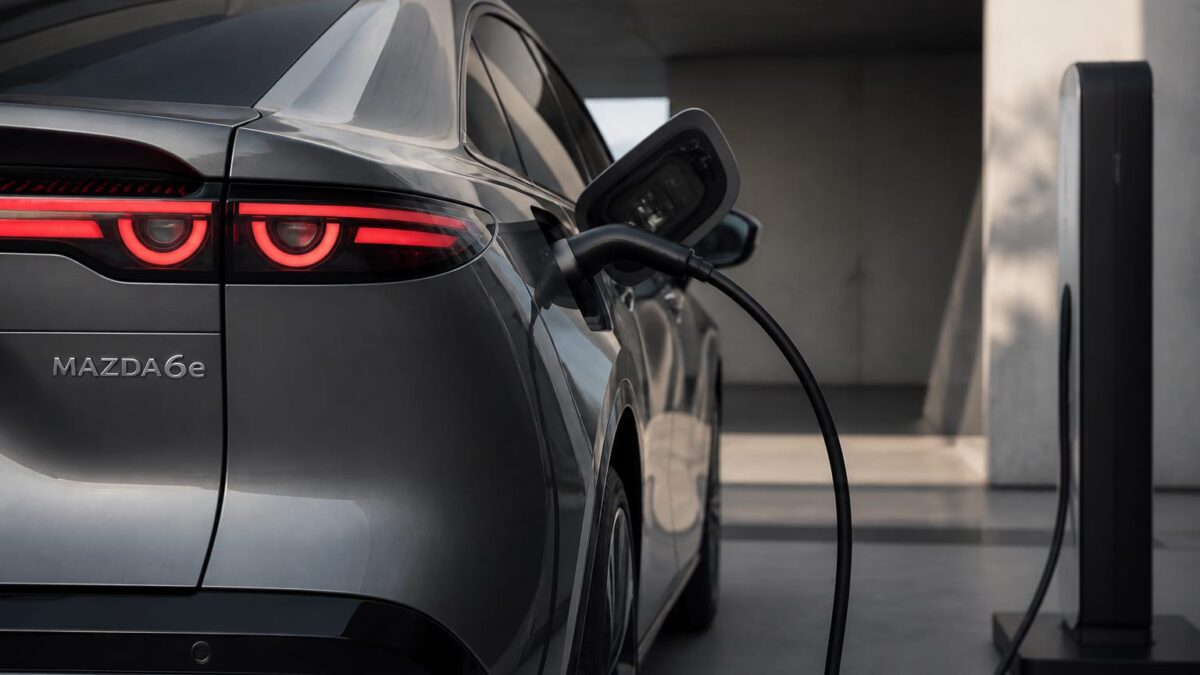 Mazda schimbă ofensiva electrică prin noul Mazda6e. Un fastback electric vine pe o piață competitivă 1 Mazda schimbă ofensiva electrică prin noul Mazda6e. Un fastback electric vine pe o piață competitivă