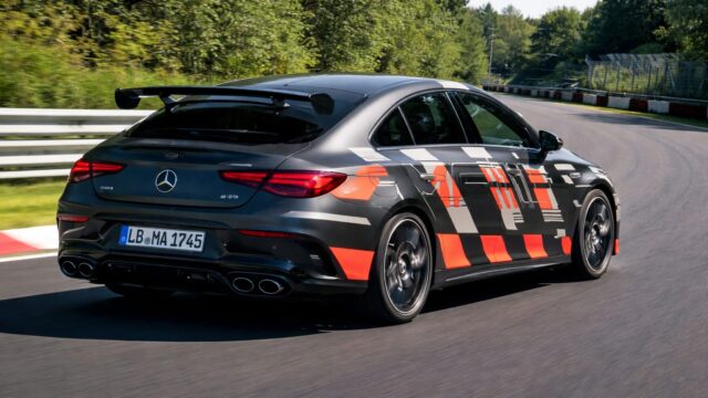 Mercedes-AMG CLA 45 a stabilit un record de 7 minute și 32,070 secunde pe Nürburgring 14 Mercedes-AMG CLA 45 a stabilit un record de 7 minute și 32,070 secunde pe Nürburgring