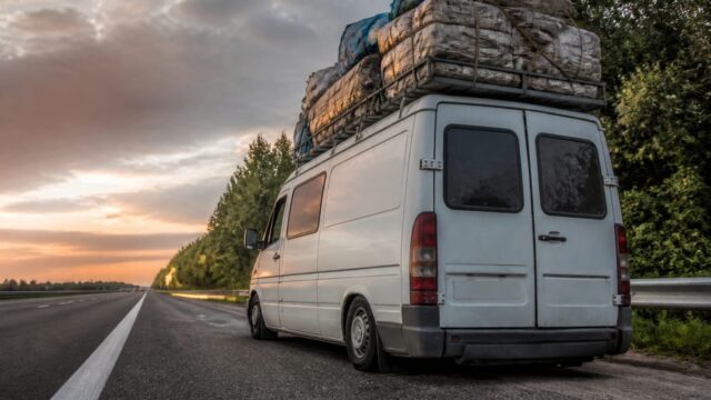 Un microbuz cu 11 pasageri, oprit în Germania cu 34% peste greutatea maximă