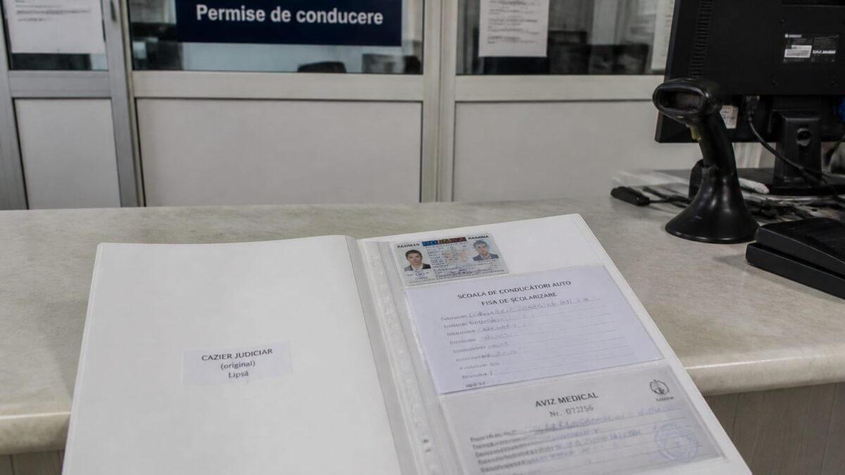Dosarul pentru permis se simplifică, cerând un document în minus