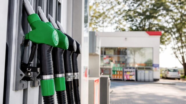 Benzina s-a scumpit cu 10 bani pe litru pe 4 august 2026. Cum arată prețurile în Mureș și în marile orașe