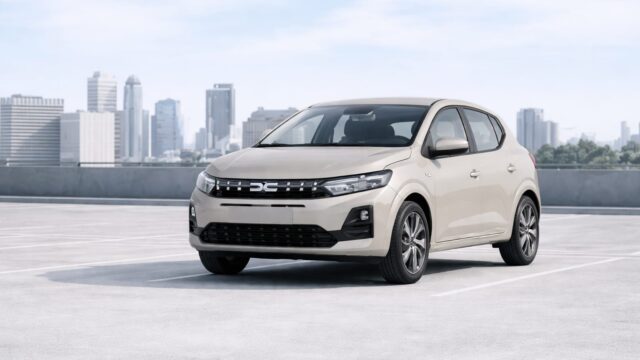 Dacia Sandero Stepway primește motorizarea hibridă de 155 CP. Prețul de pornire este de 20.950 de euro
