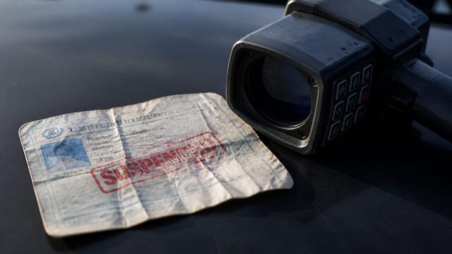 Șofer prins cu 172 km/h pe DN2. Ce a pățit după ce poliția i-a escortat tatăl rănit la spital