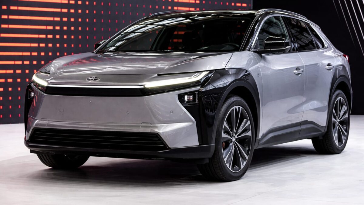 Toyota bZ4X poate coborî în Tokyo de la 30.150 la 13.820 de dolari