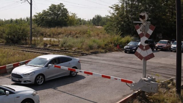 De ce poți rămâne blocat între bariere chiar când ele încep să se ridice la Petricani