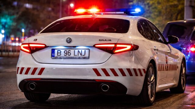Patru răniți la Lugoj după o urmărire cu poliția. Un șofer a intrat pe contrasens și a provocat un accident grav