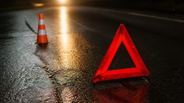 O fetiță de patru ani a murit într-un accident de scuter în Ialomița. Mama este anchetată