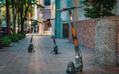 Amenzile pentru trotinete electrice au crescut de la 1 iulie. Ce abateri costă între 865 și 1.730 de lei