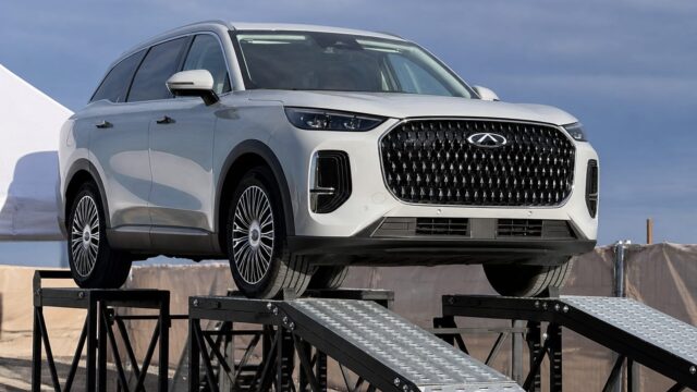 Chery Tiggo 9 CSH a plecat în mod electric după ce bateria a stat 24 de ore și 5 minute în apă sărată