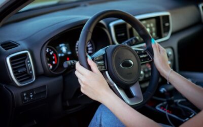 În ambuteiaj, claxonul nu mișcă mașinile din față și îi încinge pe șoferii din coloană