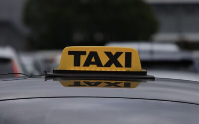 Poliția intensifică verificările la aeroporturi. Taxiurile și mașinile de transport alternativ sunt controlate 2 Poliția intensifică verificările la aeroporturi. Taxiurile și mașinile de transport alternativ sunt controlate