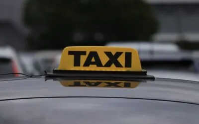Poliția intensifică verificările la aeroporturi. Taxiurile și mașinile de transport alternativ sunt controlate