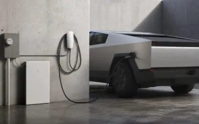 Tesla a activat integrarea dintre Cybertruck și Powerwall 3. Casa poate fi alimentată acum din ambele sisteme