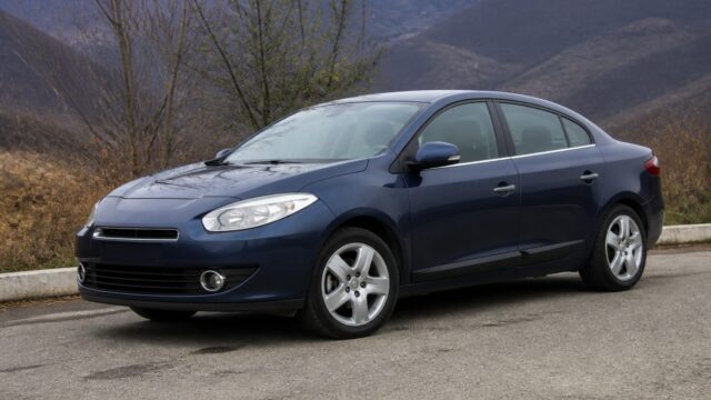 Cum ar fi arătat o Dacia coupé cu patru portiere. Proiectul AI pleacă de la Renault Fluence 5 Cum ar fi arătat o Dacia coupé cu patru portiere. Proiectul AI pleacă de la Renault Fluence