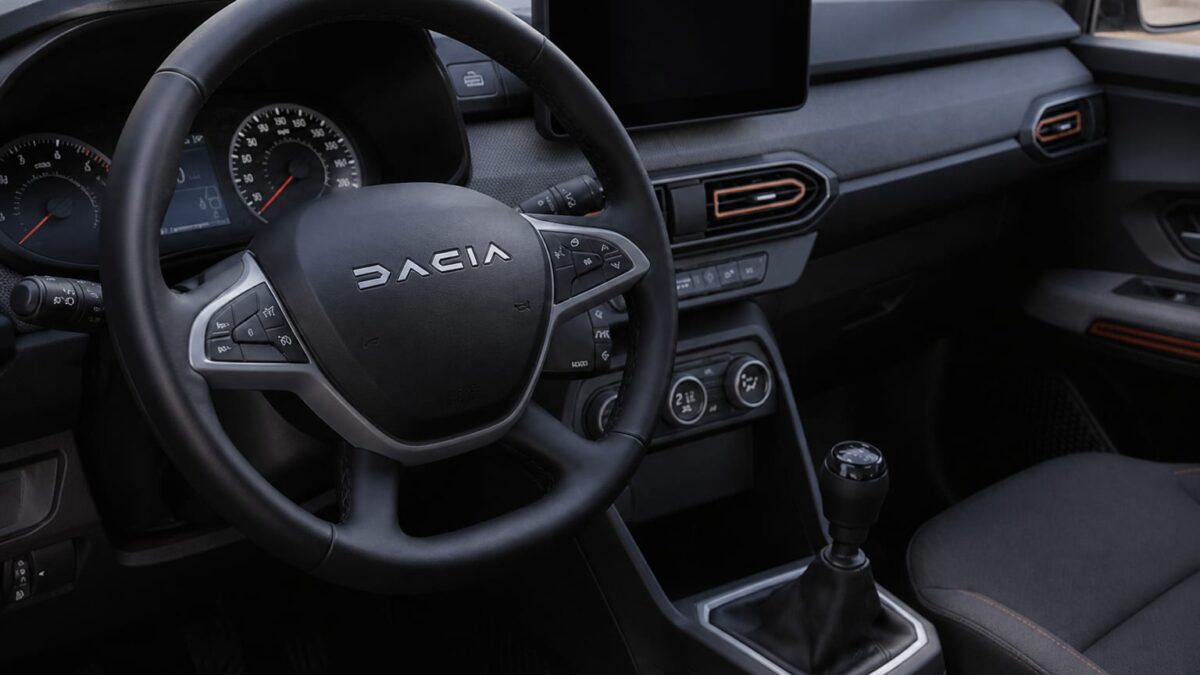 Dacia cere înghețarea noilor reguli UE pentru mașinile mici. De ce spune că Sandero s-a scumpit