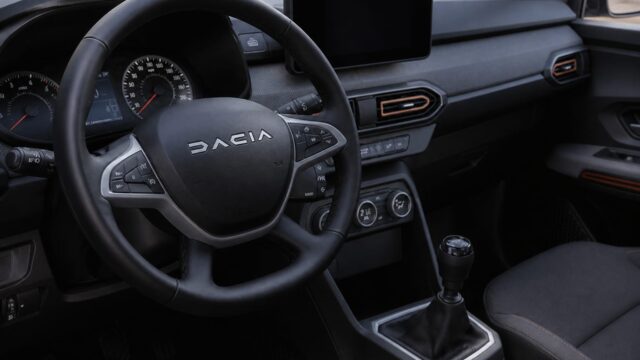Dacia cere înghețarea noilor reguli UE pentru mașinile mici. De ce spune că Sandero s-a scumpit
