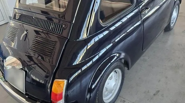 Un Fiat 500 din 1975 a ajuns la RAR Vaslui pentru omologare. Inginerii au fost surprinși de cât de mic este 1 Un Fiat 500 din 1975 a ajuns la RAR Vaslui pentru omologare. Inginerii au fost surprinși de cât de mic este