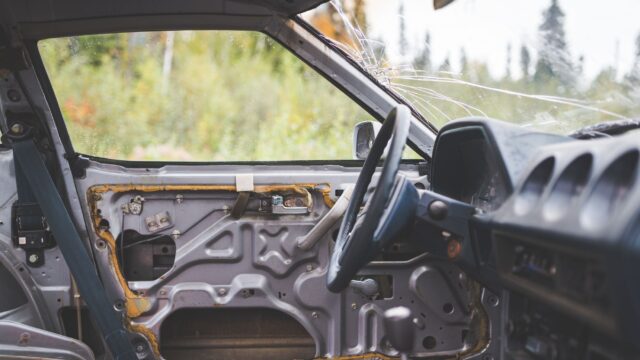 Parbriz fisurat de o piatră. Ce trebuie să faci înainte de reparare sau înlocuire ca să nu pierzi bani din poliță 14 Parbriz fisurat de o piatră. Ce trebuie să faci înainte de reparare sau înlocuire ca să nu pierzi bani din poliță