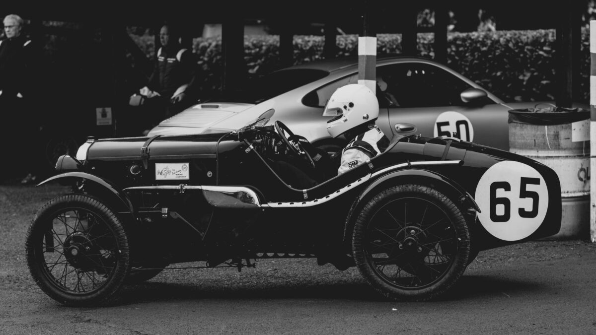 Cinci coupe-uri europene cu V8 american au ajuns piese de colecție. Ce modele țin prețul cel mai bine 1 Cinci coupe-uri europene cu V8 american au ajuns piese de colecție. Ce modele țin prețul cel mai bine