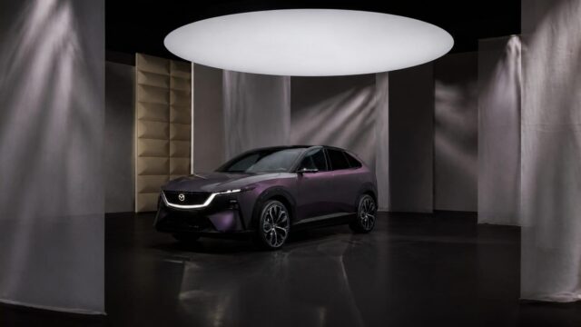 Mazda CX-6e este disponibilă în România în două echipări, Takumi și Takumi Plus