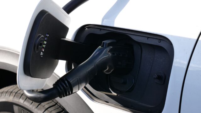 Noul Mercedes-Benz GLA intră în producție cu încărcare la 320 kW și trei versiuni electrice