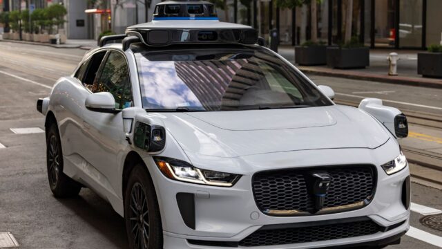 Nivelul 4 separă robotaxiul real de asistența de nivel 2 care cere șofer atent permanent 14 Nivelul 4 separă robotaxiul real de asistența de nivel 2 care cere șofer atent permanent