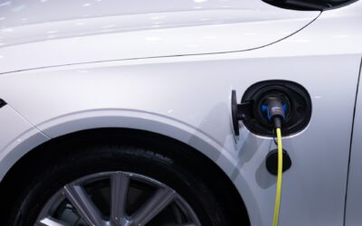 Mașinile plug-in hybrid poluează mai mult în realitate decât în acte. De ce apare diferența la utilizarea zilnică