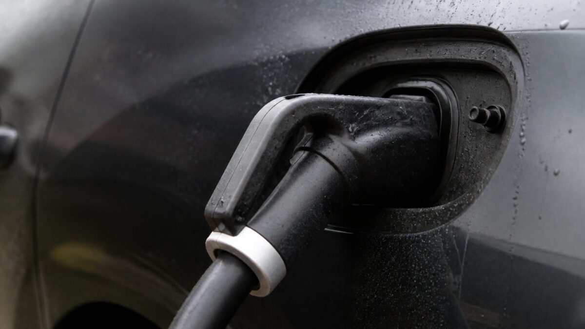 Porsche Cayenne Electric a atins 385 kW la încărcare în Austria, în turul EUROCHARGE 1 Porsche Cayenne Electric a atins 385 kW la încărcare în Austria, în turul EUROCHARGE