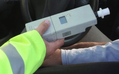 Șofer de 97 de ani, depistat în Argeș cu permisul suspendat și alcool la volan. A primit amendă