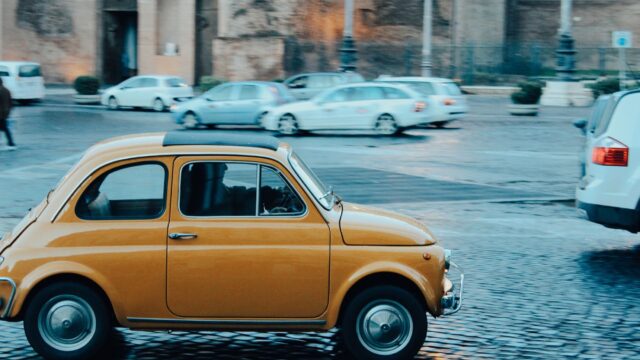 Italia scutește de taxa auto în 2027 un singur vehicul per persoană, motocicletele și mașinile de până la 80 kW