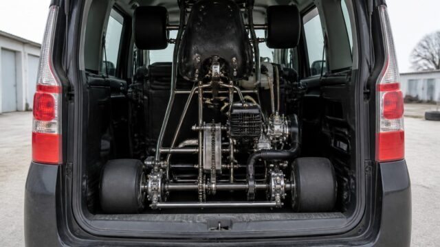 Toyota a lansat GR Kart la echivalentul a 2.495 de dolari. Încape într-un monovolum și costă mult sub un pachet comparabil 14 Toyota a lansat GR Kart la echivalentul a 2.495 de dolari. Încape într-un monovolum și costă mult sub un pachet comparabil