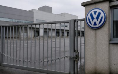 Volkswagen duce la 100.000 posturile tăiate și închide 4 fabrici, într-un plan care înjumătățește gama de modele