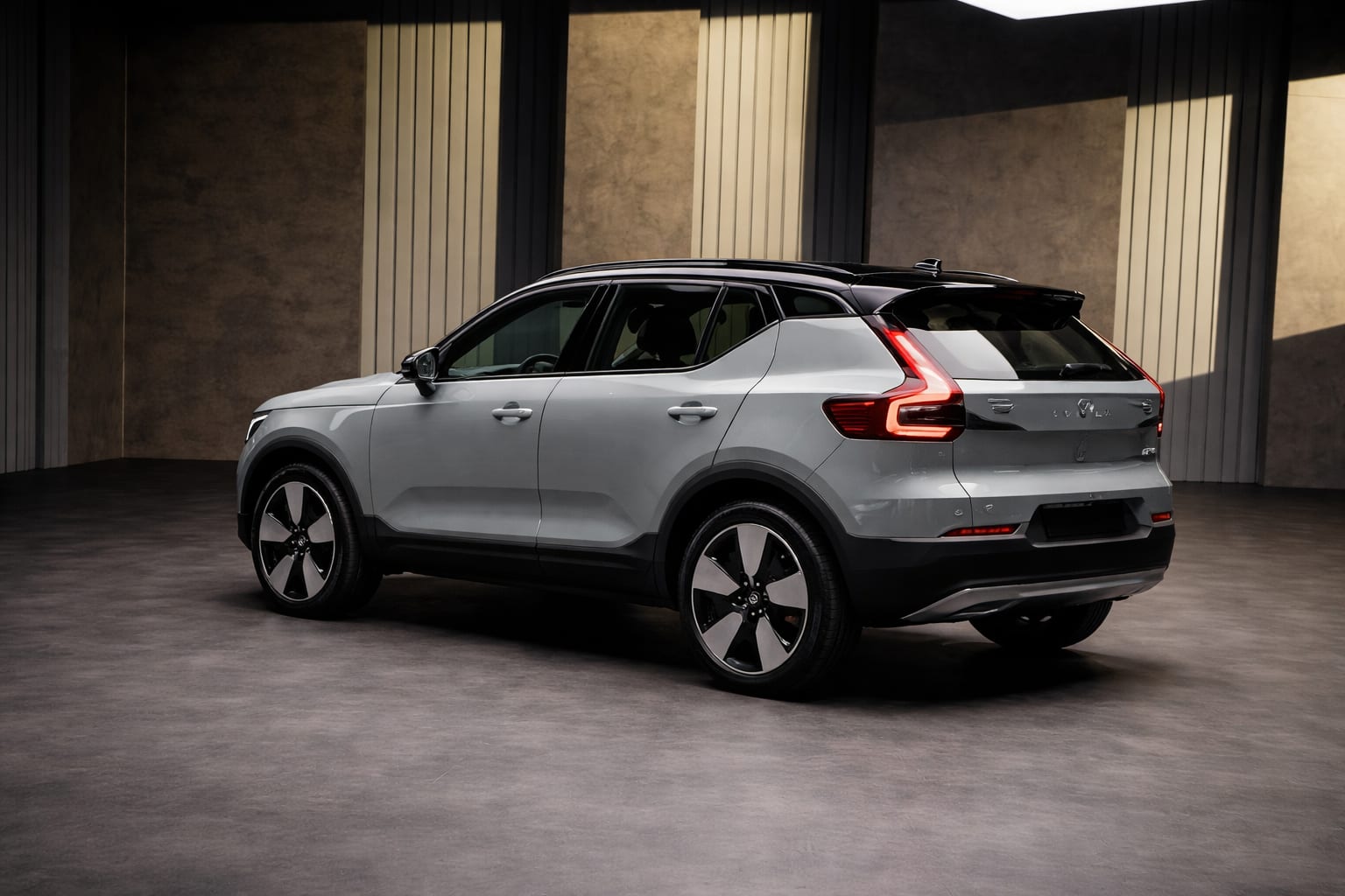 De ce primește America doar XC40 B5 când restul piețelor păstrează și EX40 facelift? 2 Volvo XC40 și EX40, imagine 2