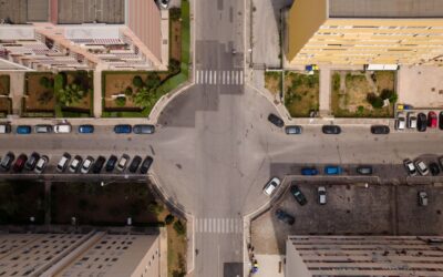 Blocarea intersecției pe verde poate aduce o amendă de 4.325 lei. Unde trebuie oprită mașina la semafor