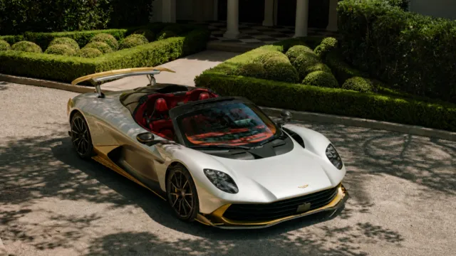 Aston Martin Valhalla decapotabilă vine în 2027 și atinge 350 km/h, dar 200 km/h cu acoperiș de pânză 15 Aston Martin Valhalla decapotabilă vine în 2027 și atinge 350 km/h, dar 200 km/h cu acoperiș de pânză