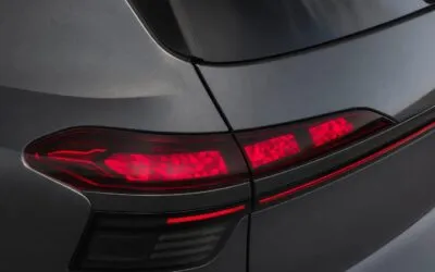 Audi Q9 aduce stopuri OLED curbate, prezentate de marcă drept o premieră mondială 3 Audi Q9 aduce stopuri OLED curbate, prezentate de marcă drept o premieră mondială
