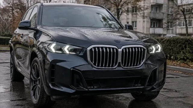 BMW iX5 primește o grilă mai îngustă și faruri Double-X față de vechiul X5 14 BMW iX5 primește o grilă mai îngustă și faruri Double-X față de vechiul X5