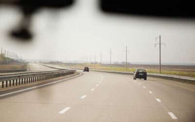 Intimidarea prin apropiere sau frânare bruscă aduce până la 1.081,25 lei amendă și 30 de zile fără permis