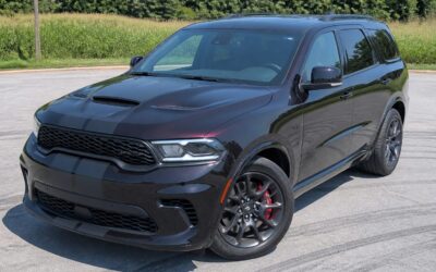 V8-ul de 6,4 litri ține în viață Dodge Durango, însă interiorul și consumul îi arată vârsta