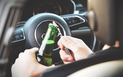 Cele 3 ore estimate pentru un pahar mare de vin nu garantează un alcooltest negativ înainte de condus