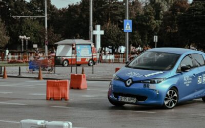 Mașinile electrice rămân mai mult în circulație decât cele pe benzină, arată o analiză a inspecțiilor britanice