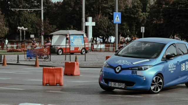 Mașinile electrice rămân mai mult în circulație decât cele pe benzină, arată o analiză a inspecțiilor britanice 14 Mașinile electrice rămân mai mult în circulație decât cele pe benzină, arată o analiză a inspecțiilor britanice