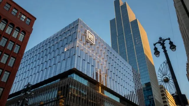 GM schimbă direcția pentru SUV-urile sale de familie și pregătește versiuni hibride la Lansing 14 GM schimbă direcția pentru SUV-urile sale de familie și pregătește versiuni hibride la Lansing