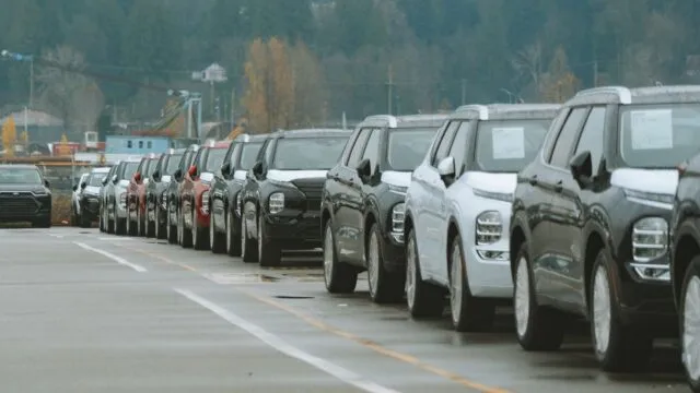 Înmatriculările de mașini noi din România scad cu 10,6%, un recul depășit doar de Cipru 15 Înmatriculările de mașini noi din România scad cu 10,6%, un recul depășit doar de Cipru