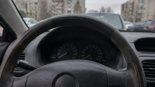Mașinile verificate în România au mai des kilometrajul modificat, dar media kilometrilor șterși scade