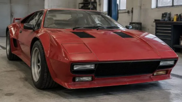 AC Motorsport readuce forma Ferrari 308 într-o sportivă nouă de 950 kg, cu motor V8 și cutie manuală