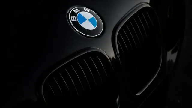 Angajații BMW cer plecarea voluntară, atrași de compensații care ar depăși în unele cazuri 650.000 de euro